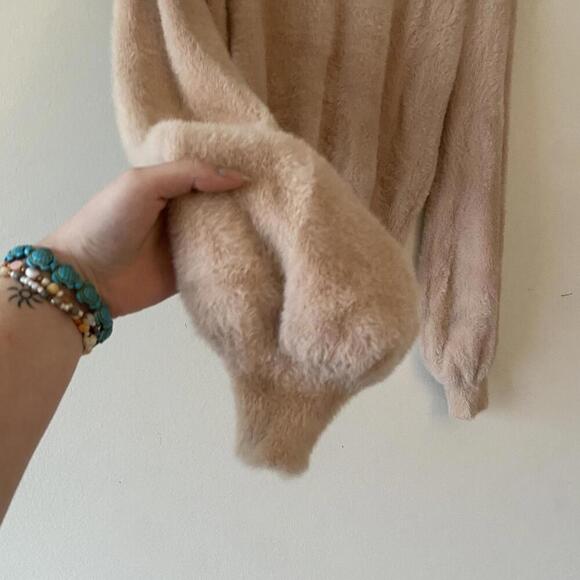 ASTR blush light pink balloon sleeve fuzzy sweater - Picture 5 of 5
